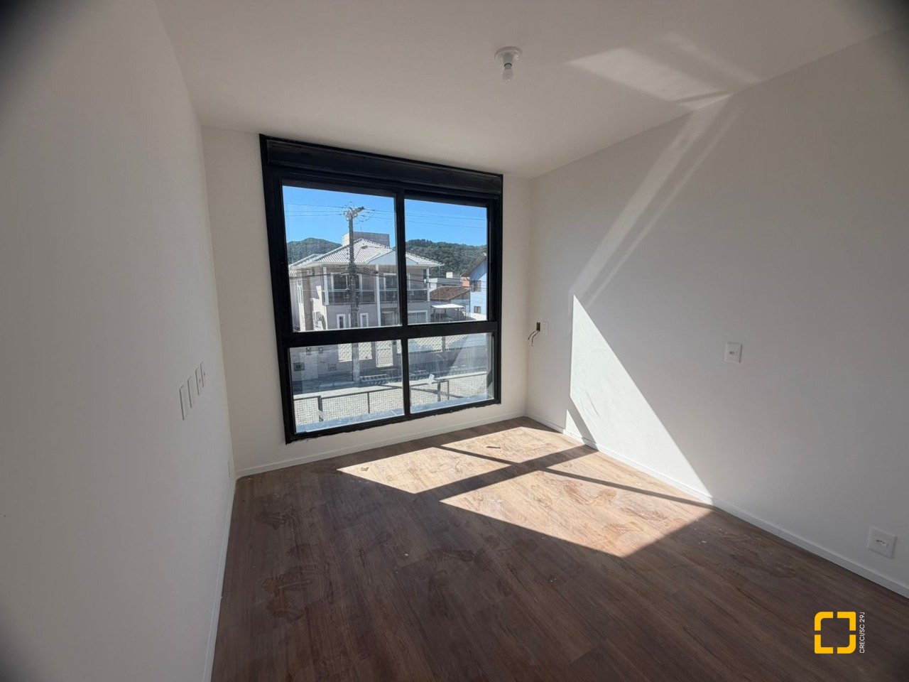 Casa de Condomínio com 85m², 2 quartos (sendo 1 suíte), 1 garagem, no bairro Cachoeira do Bom Jesus em Florianópolis