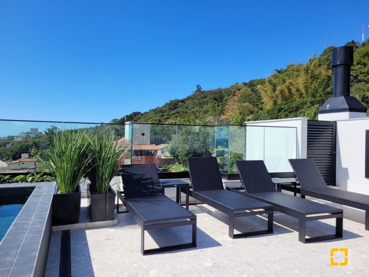 Apartamento com 50m², 1 quarto, 1 garagem, no bairro Jurerê em Florianópolis