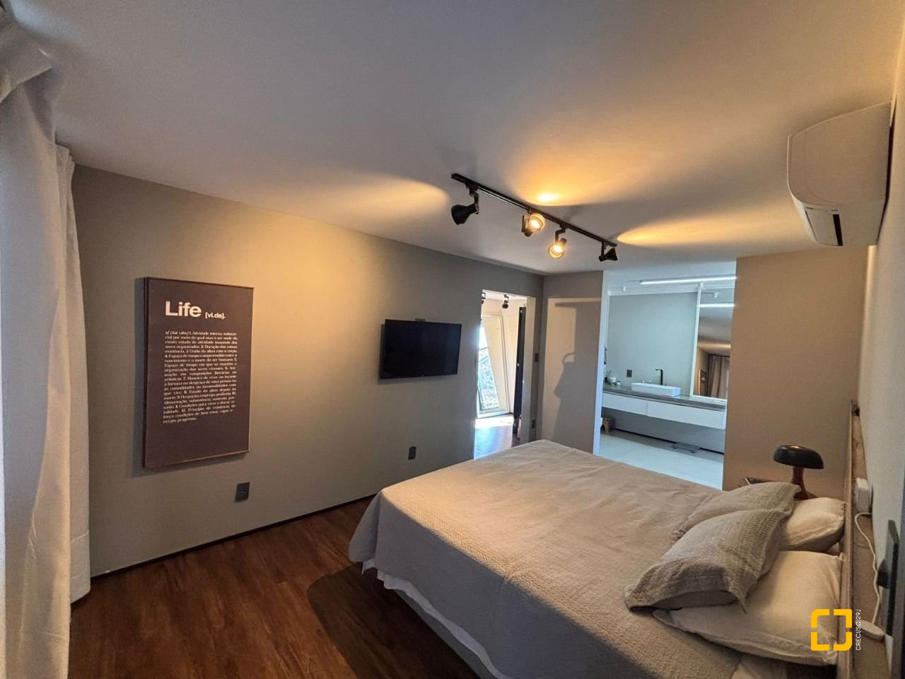 Casa com 315m², 4 quartos (sendo 3 suítes), 4 garagens, no bairro Jurerê Internacional em Florianópolis