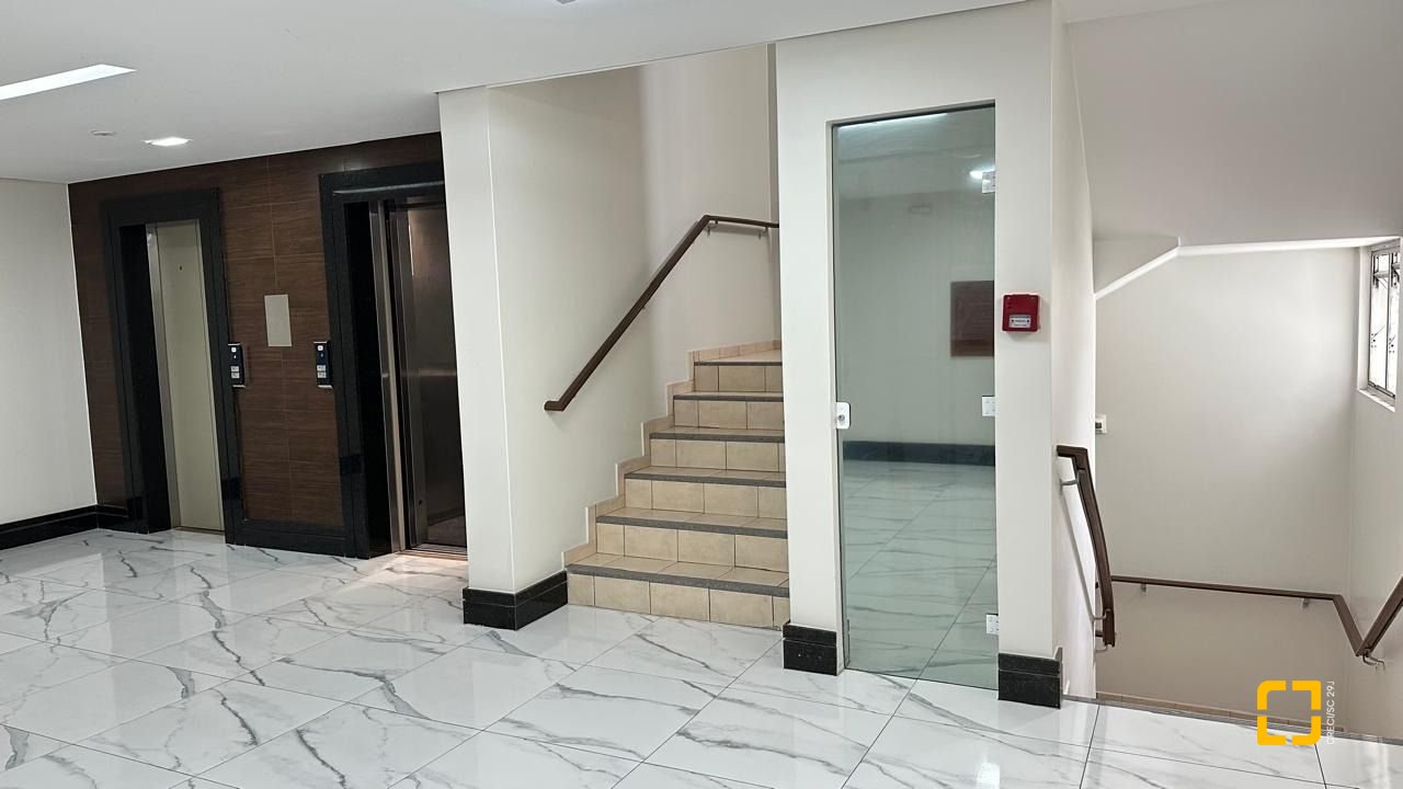 Sala com 40m², no bairro Centro em Florianópolis
