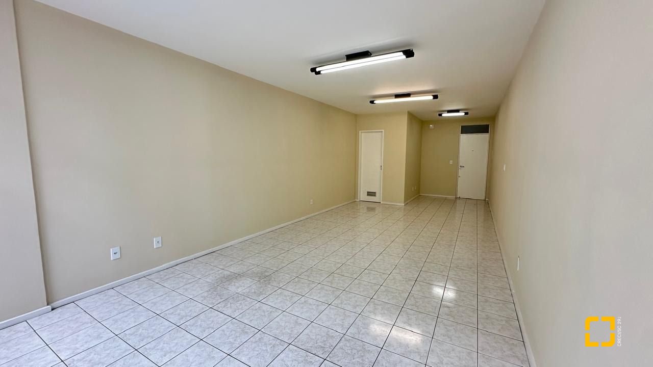 Sala com 40m², no bairro Centro em Florianópolis