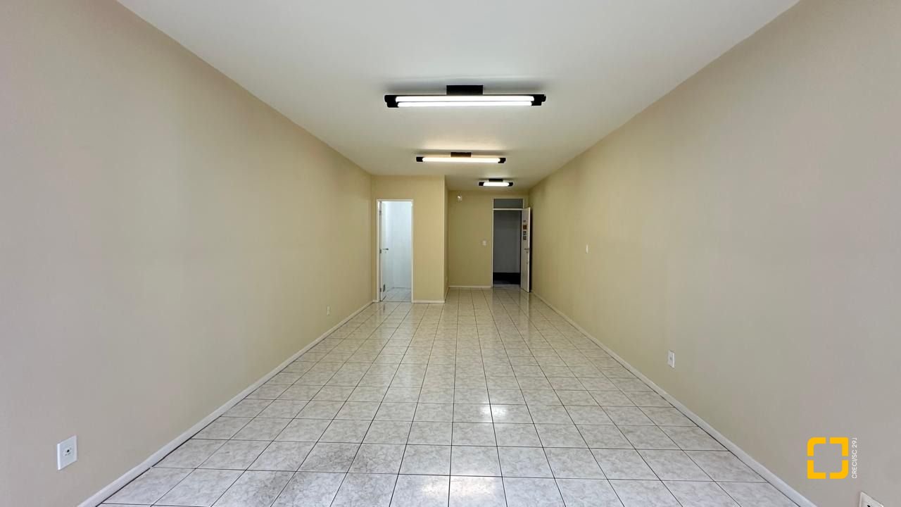 Sala com 40m², no bairro Centro em Florianópolis