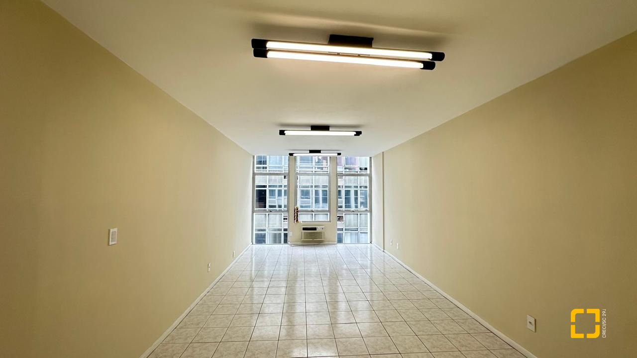 Sala com 40m², no bairro Centro em Florianópolis