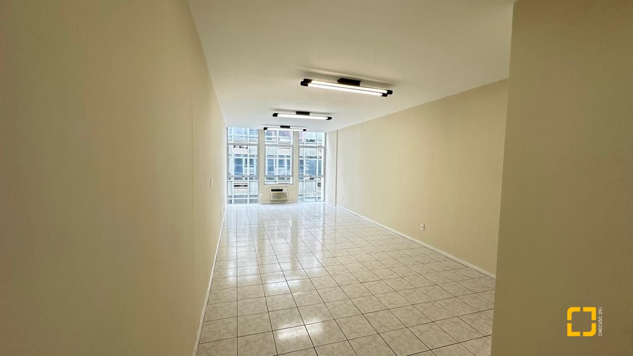 Sala com 40m², no bairro Centro em Florianópolis