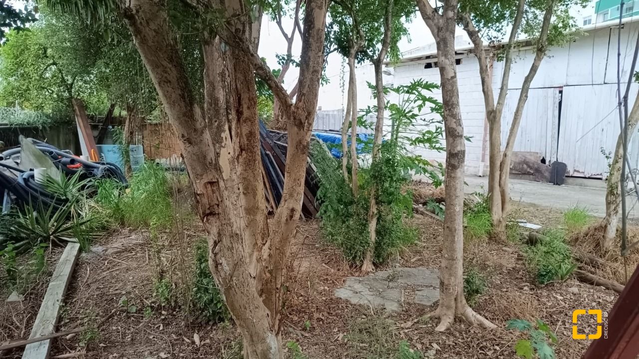 Terreno com 2425m², no bairro Ponte do Imaruim em Palhoça