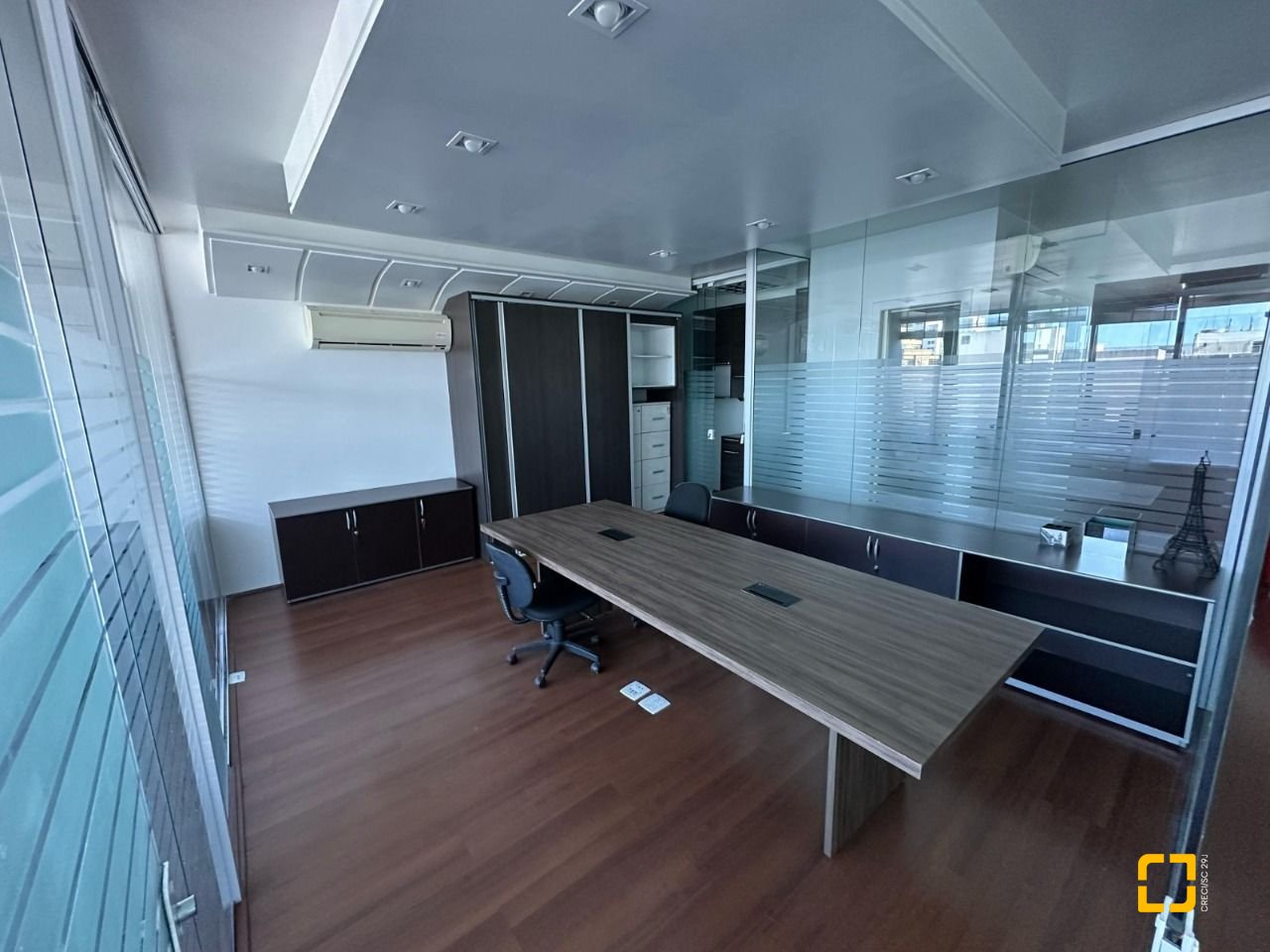 Sala com 65m², no bairro Centro em Florianópolis