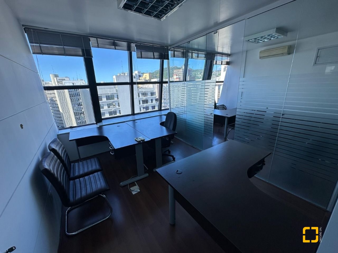 Sala com 65m², no bairro Centro em Florianópolis