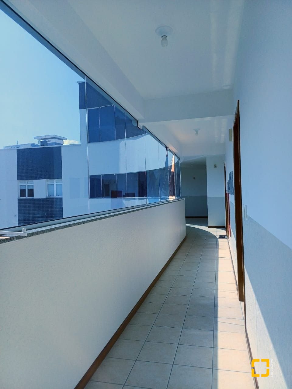 Apartamento com 92m², 3 quartos (sendo 1 suíte), 1 garagem, no bairro Canto em Florianópolis