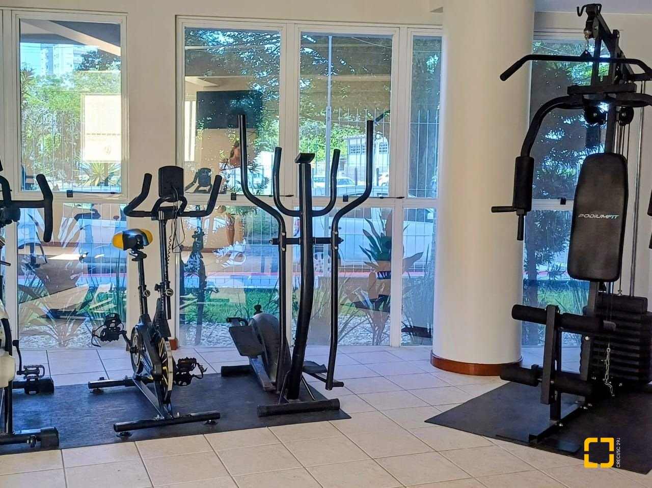 Apartamento com 92m², 3 quartos (sendo 1 suíte), 1 garagem, no bairro Canto em Florianópolis
