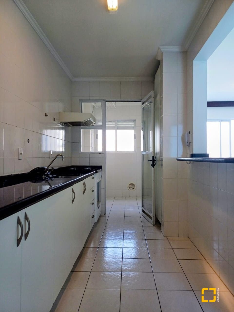 Apartamento com 92m², 3 quartos (sendo 1 suíte), 1 garagem, no bairro Canto em Florianópolis
