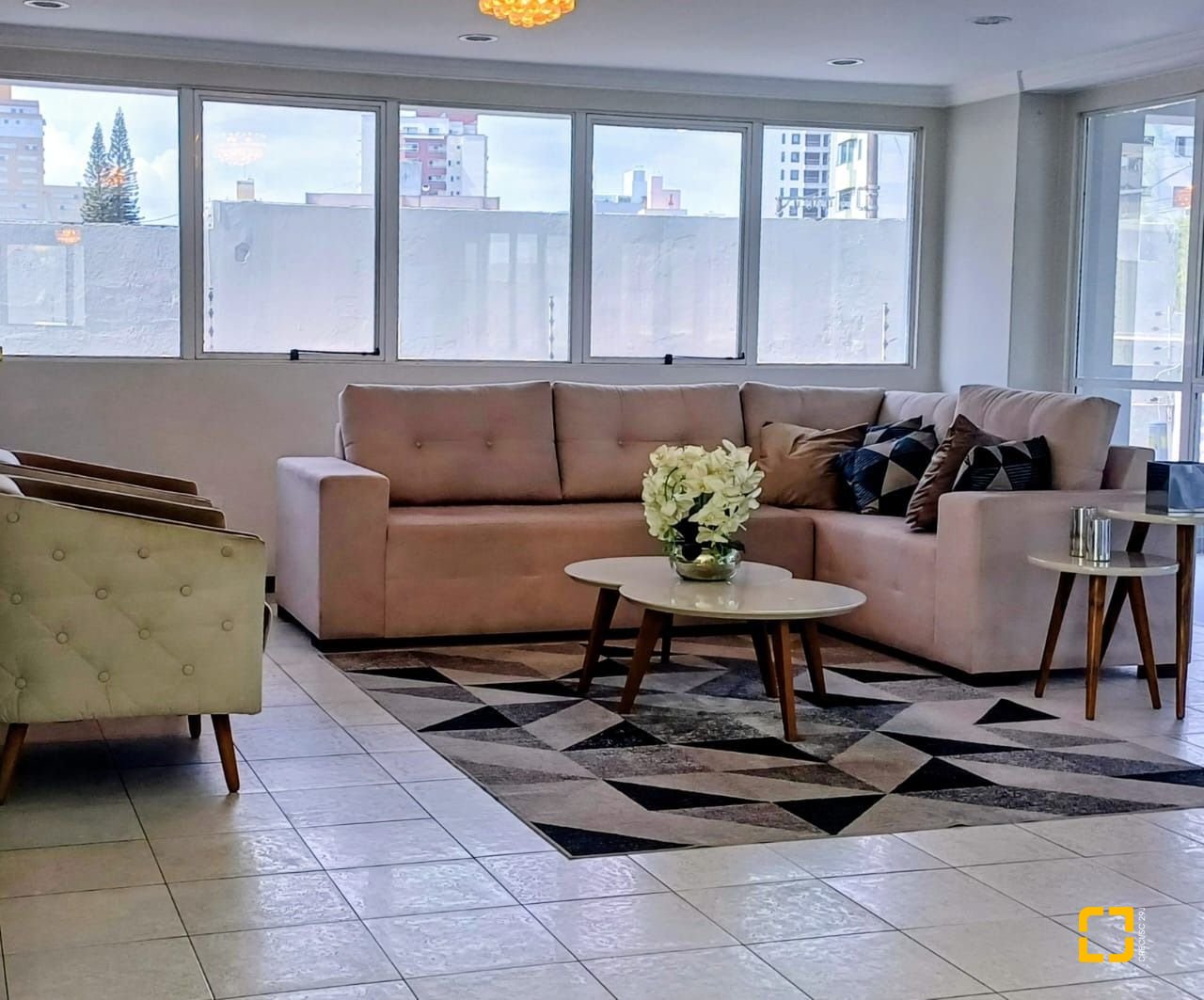 Apartamento com 92m², 3 quartos (sendo 1 suíte), 1 garagem, no bairro Canto em Florianópolis