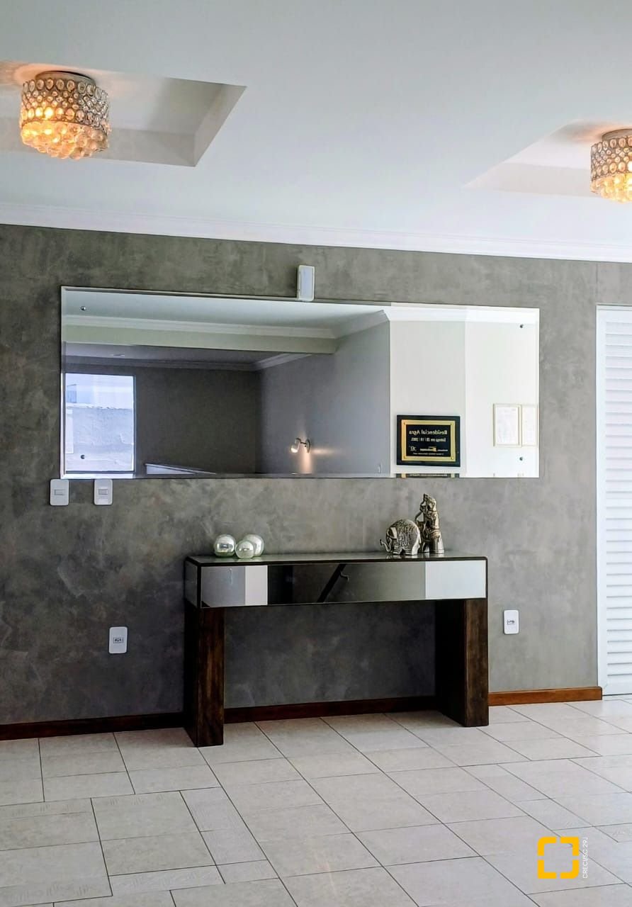 Apartamento com 92m², 3 quartos (sendo 1 suíte), 1 garagem, no bairro Canto em Florianópolis
