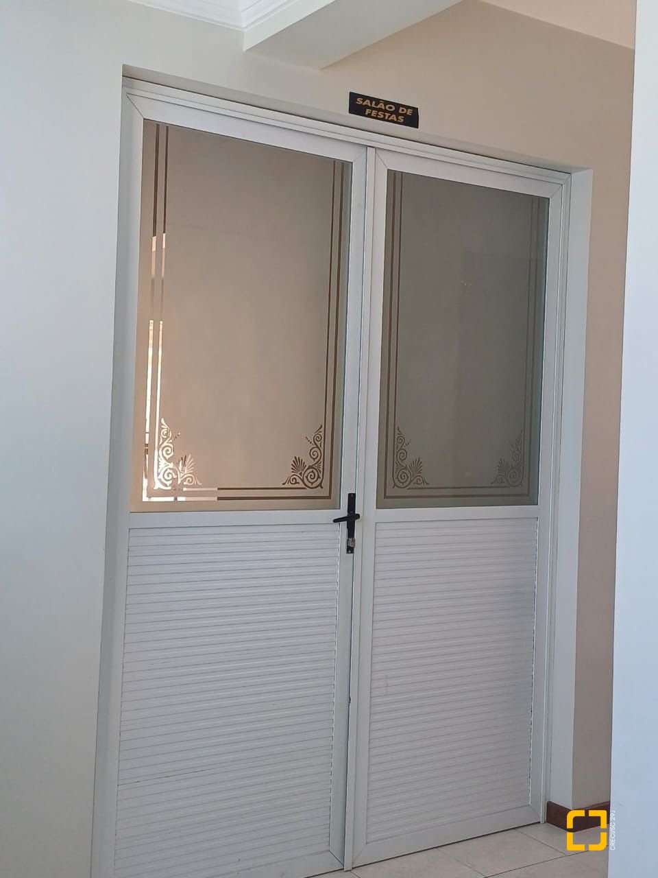 Apartamento com 92m², 3 quartos (sendo 1 suíte), 1 garagem, no bairro Canto em Florianópolis