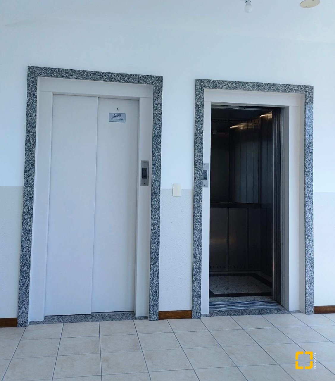 Apartamento com 92m², 3 quartos (sendo 1 suíte), 1 garagem, no bairro Canto em Florianópolis