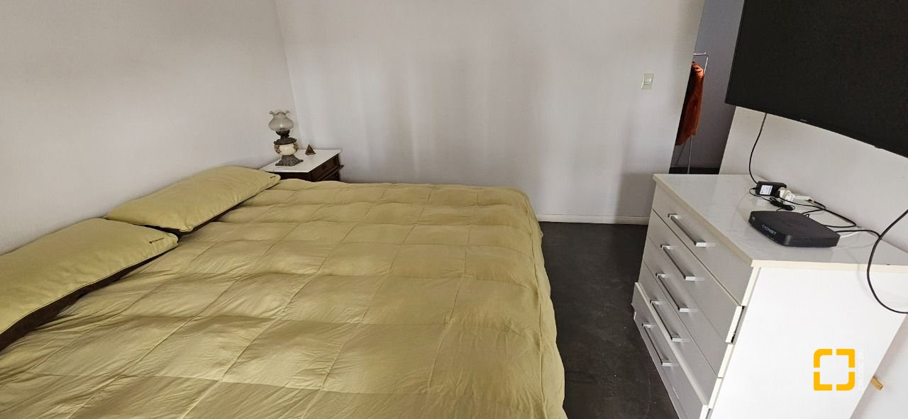 Casa com 316m², 6 quartos (sendo 2 suítes), 2 garagens, no bairro Estreito em Florianópolis