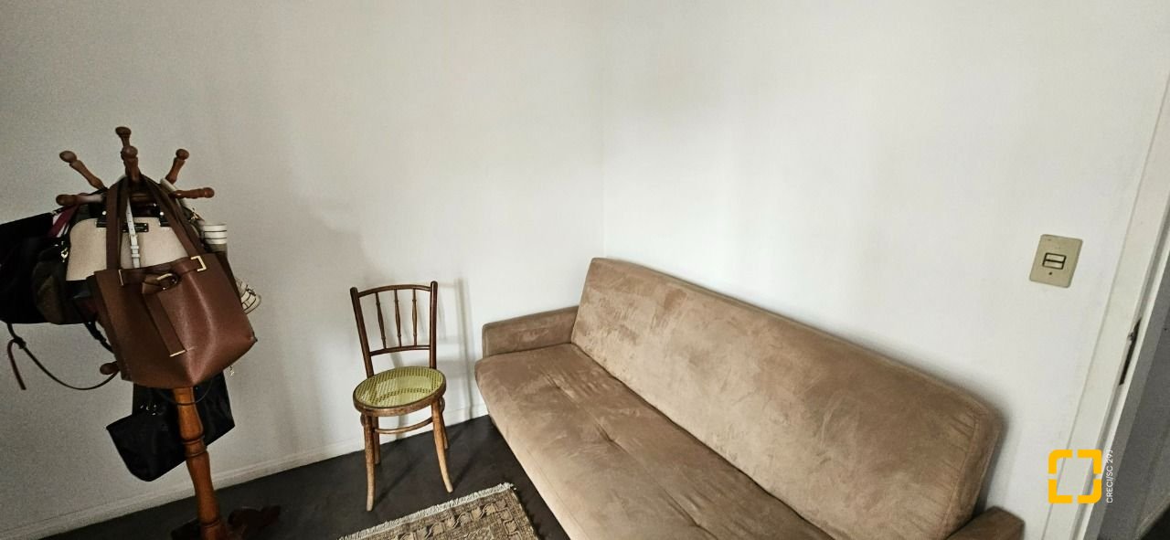 Casa com 316m², 6 quartos (sendo 2 suítes), 2 garagens, no bairro Estreito em Florianópolis