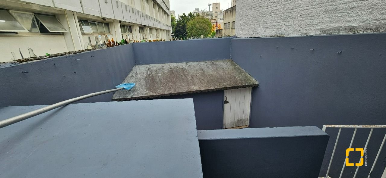 Casa com 316m², 6 quartos (sendo 2 suítes), 2 garagens, no bairro Estreito em Florianópolis
