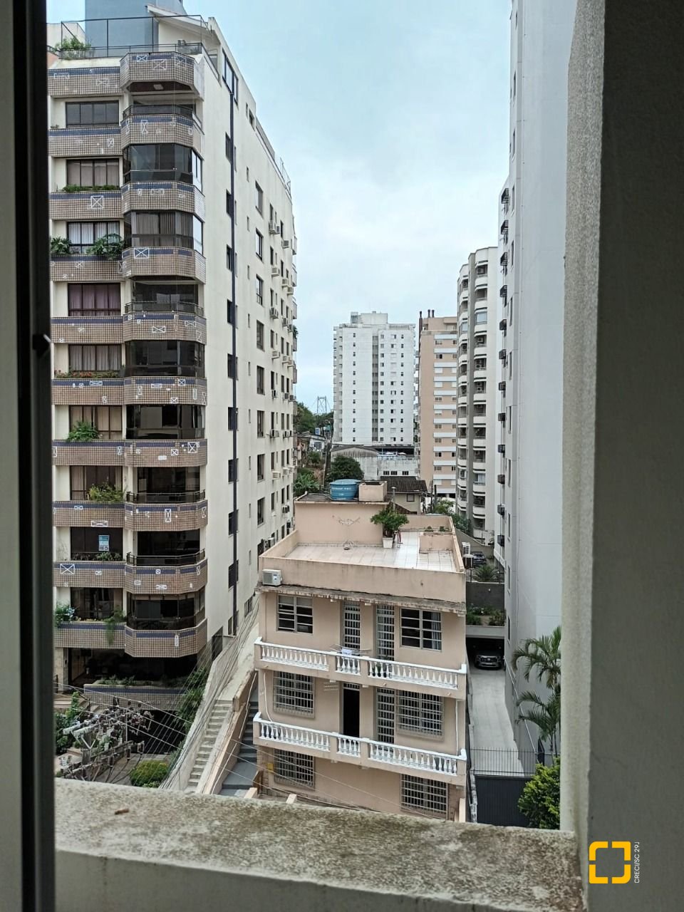 Apartamento com 89m², 4 quartos (sendo 1 suíte), 1 garagem, no bairro Centro em Florianópolis