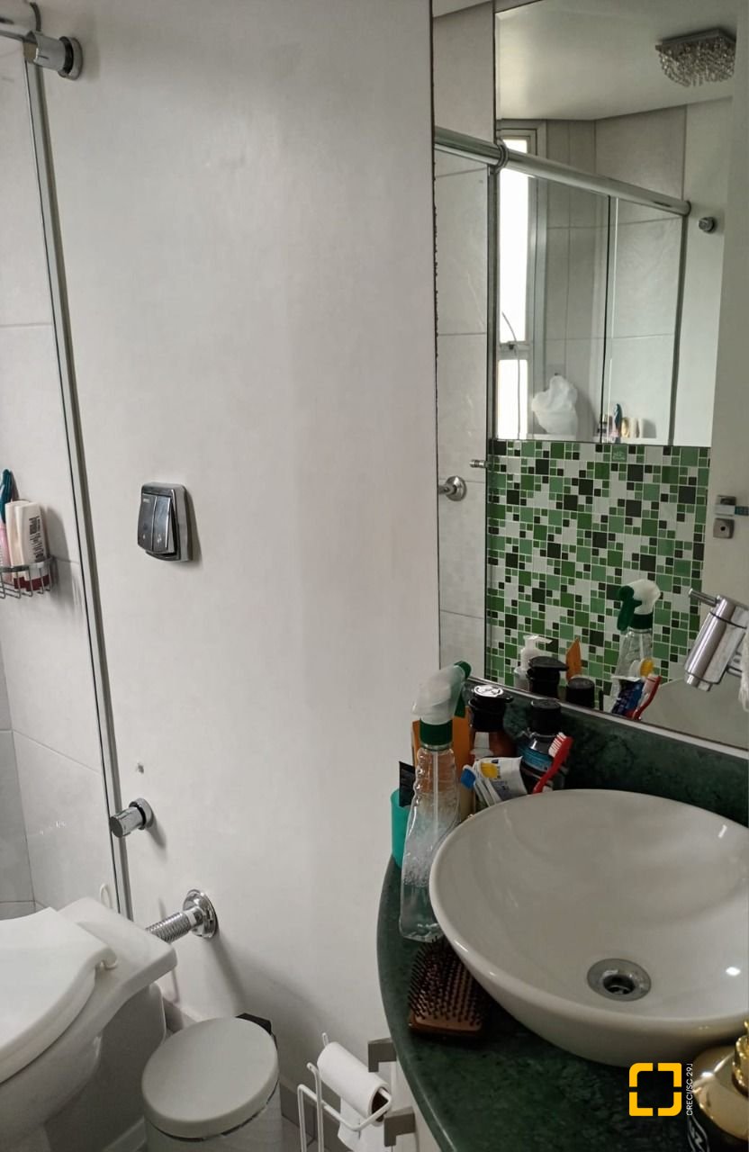 Apartamento com 89m², 4 quartos (sendo 1 suíte), 1 garagem, no bairro Centro em Florianópolis