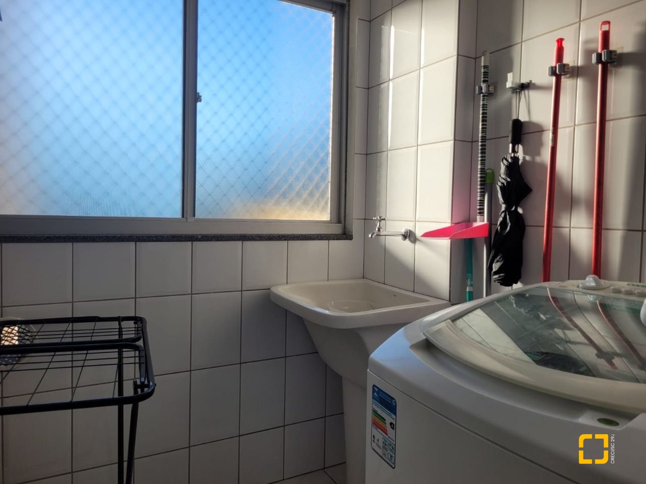 Cobertura com 127m², 3 quartos (sendo 1 suíte), 2 garagens, no bairro Saco Grande em Florianópolis