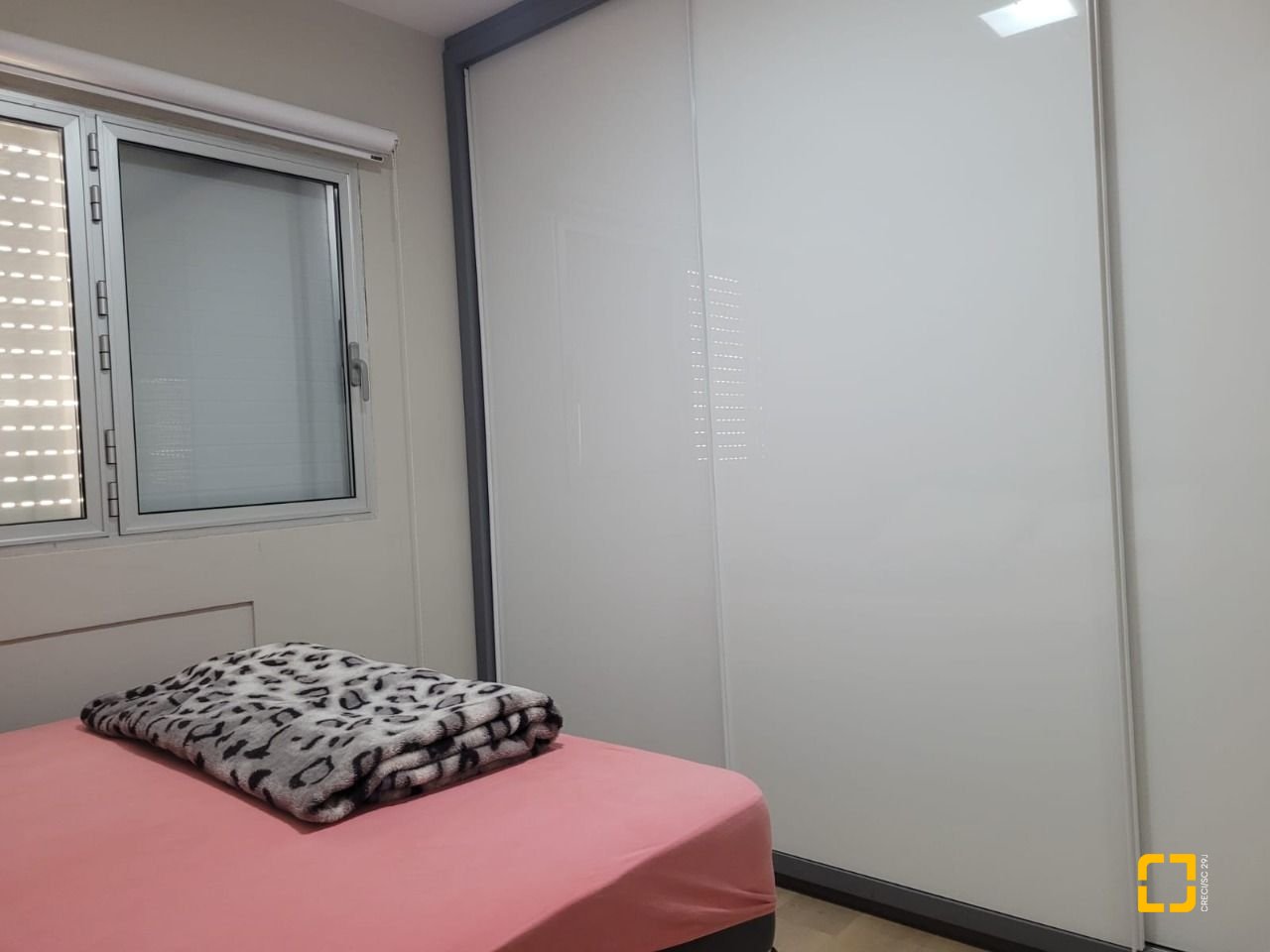 Cobertura com 127m², 3 quartos (sendo 1 suíte), 2 garagens, no bairro Saco Grande em Florianópolis