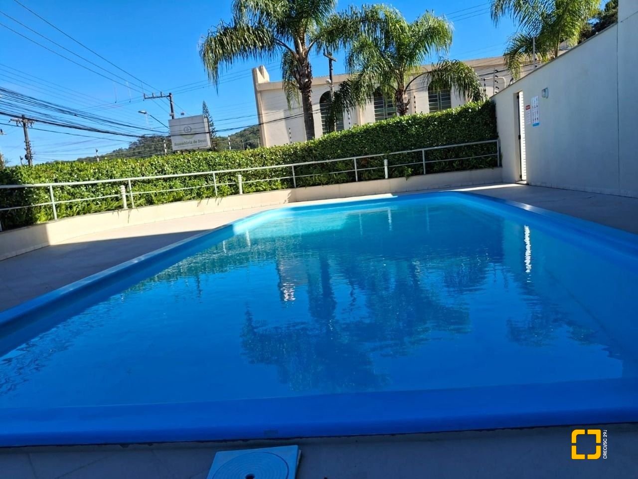 Cobertura com 127m², 3 quartos (sendo 1 suíte), 2 garagens, no bairro Saco Grande em Florianópolis