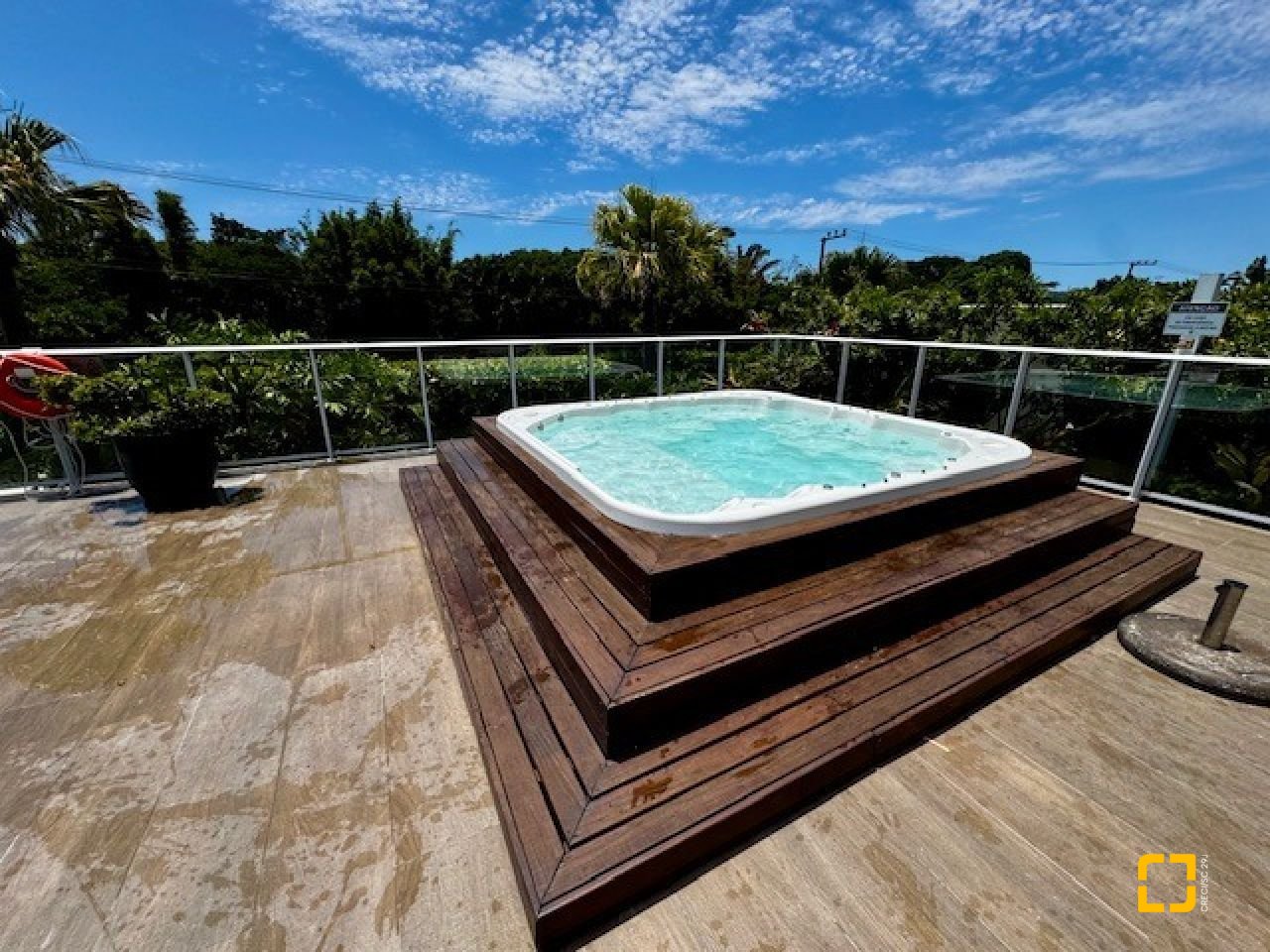Apartamento com 75m², 3 quartos (sendo 1 suíte), 2 garagens, no bairro Campeche em Florianópolis
