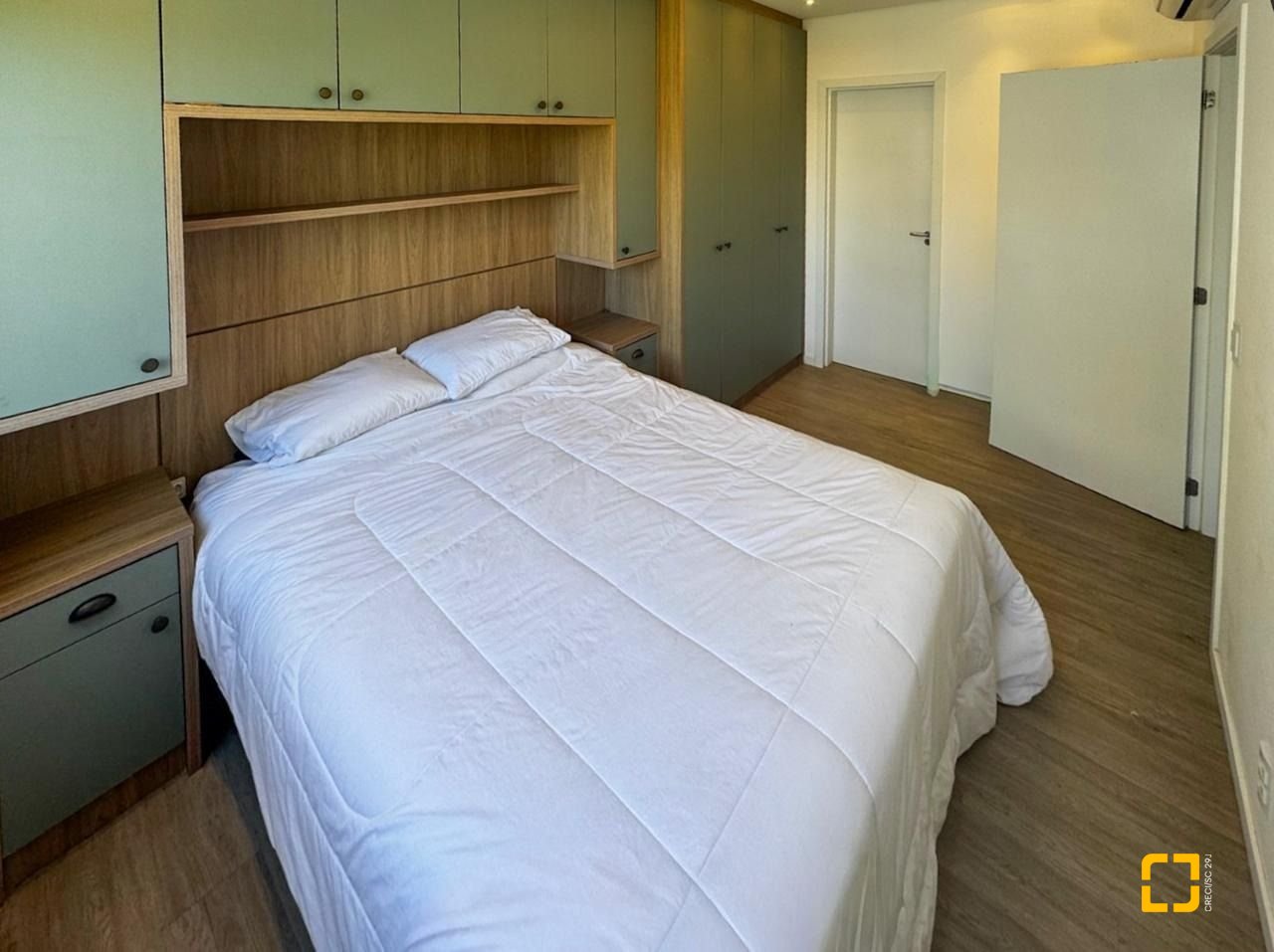 Apartamento com 75m², 3 quartos (sendo 1 suíte), 2 garagens, no bairro Campeche em Florianópolis