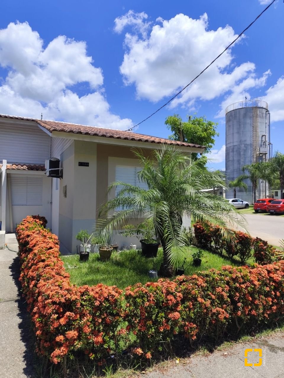 Casa de Condomínio com 67m², 3 quartos, 2 garagens, no bairro Bela Vista em Palhoça