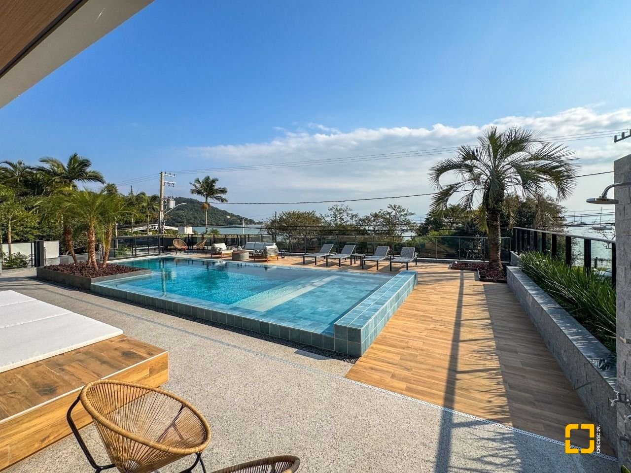 Apartamento com 92m², 2 quartos (sendo 2 suítes), 2 garagens, no bairro Santo Antônio de Lisboa em Florianópolis