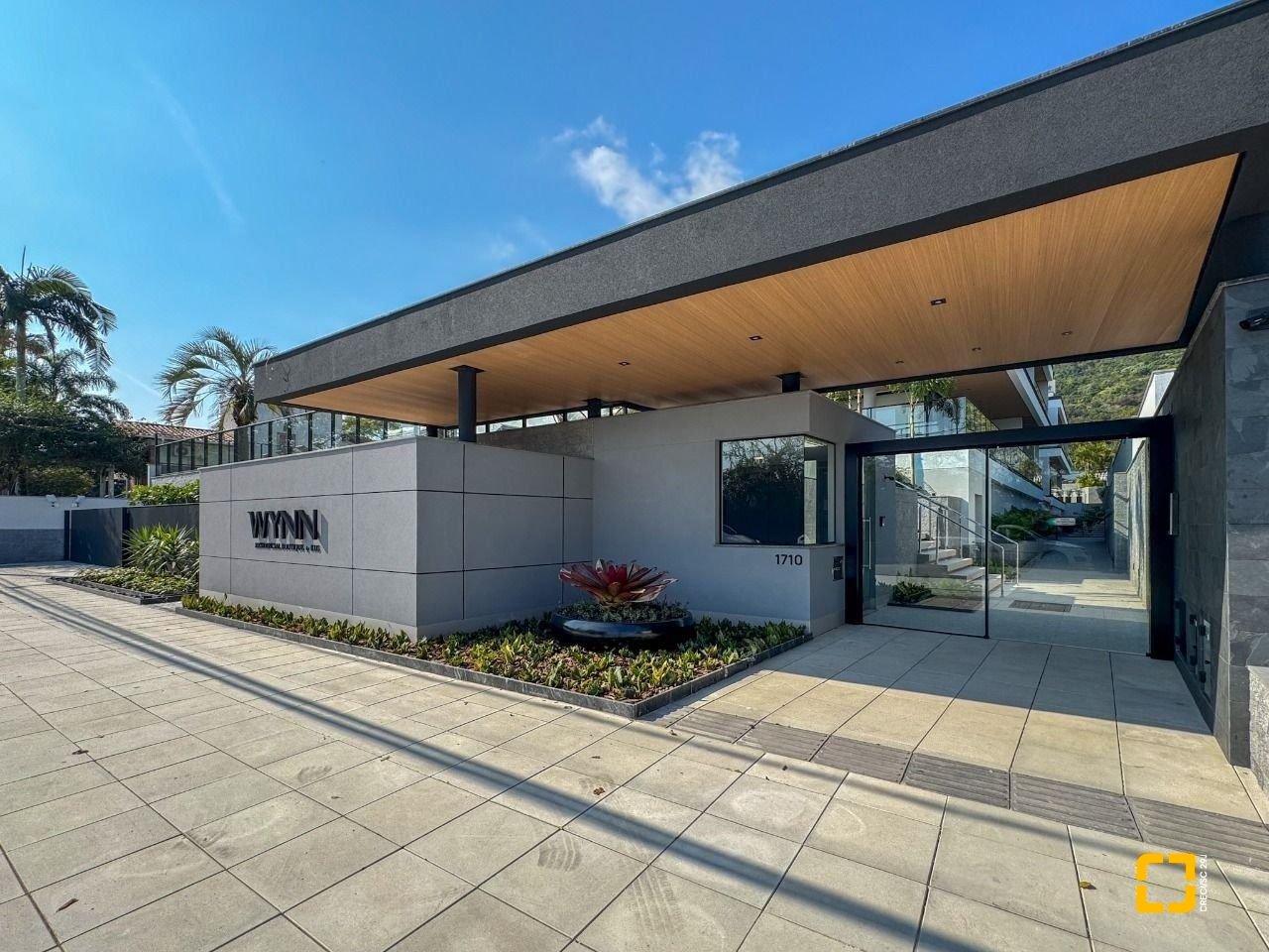 Apartamento com 92m², 2 quartos (sendo 2 suítes), 2 garagens, no bairro Santo Antônio de Lisboa em Florianópolis
