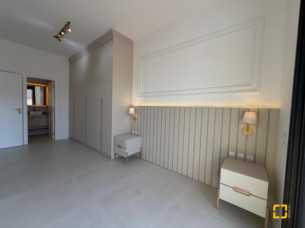 Apartamento com 92m², 2 quartos (sendo 2 suítes), 2 garagens, no bairro Santo Antônio de Lisboa em Florianópolis