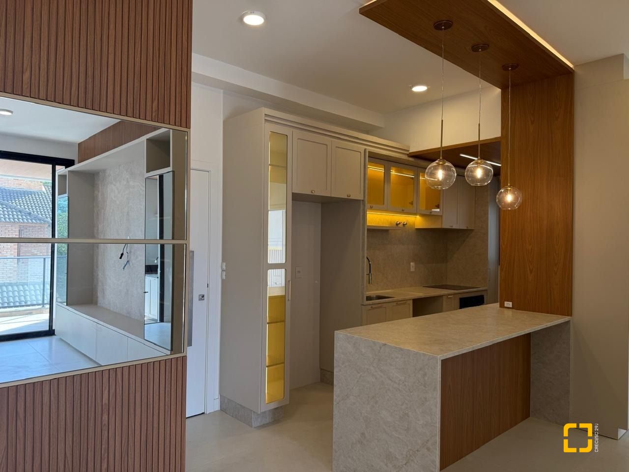 Apartamento com 92m², 2 quartos (sendo 2 suítes), 2 garagens, no bairro Santo Antônio de Lisboa em Florianópolis