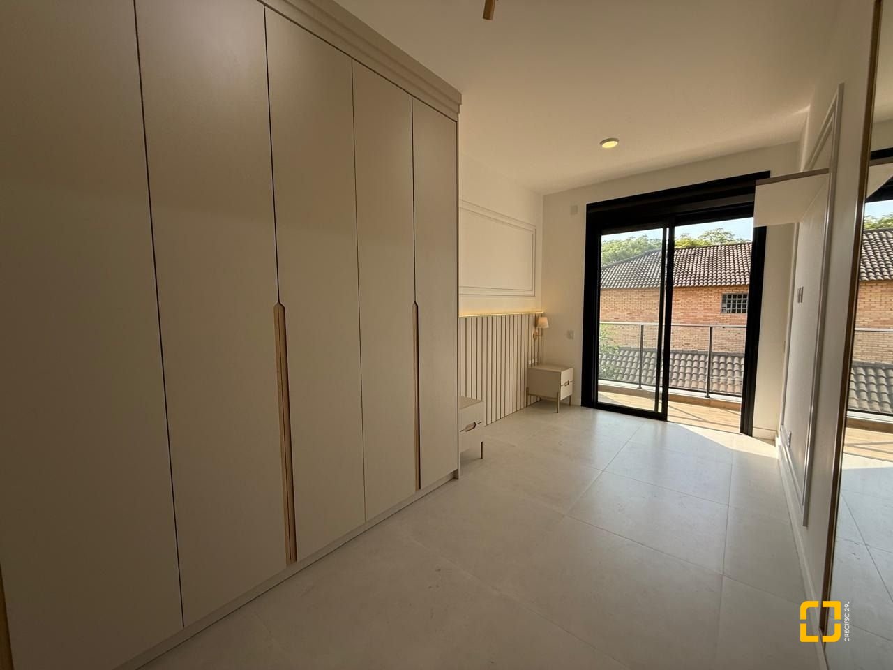 Apartamento com 92m², 2 quartos (sendo 2 suítes), 2 garagens, no bairro Santo Antônio de Lisboa em Florianópolis