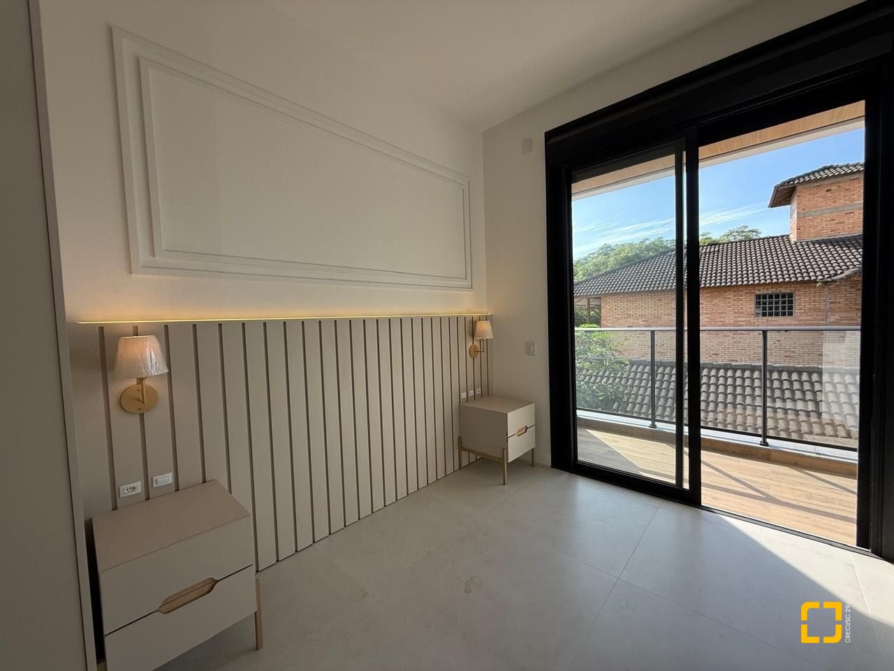 Apartamento com 92m², 2 quartos (sendo 2 suítes), 2 garagens, no bairro Santo Antônio de Lisboa em Florianópolis