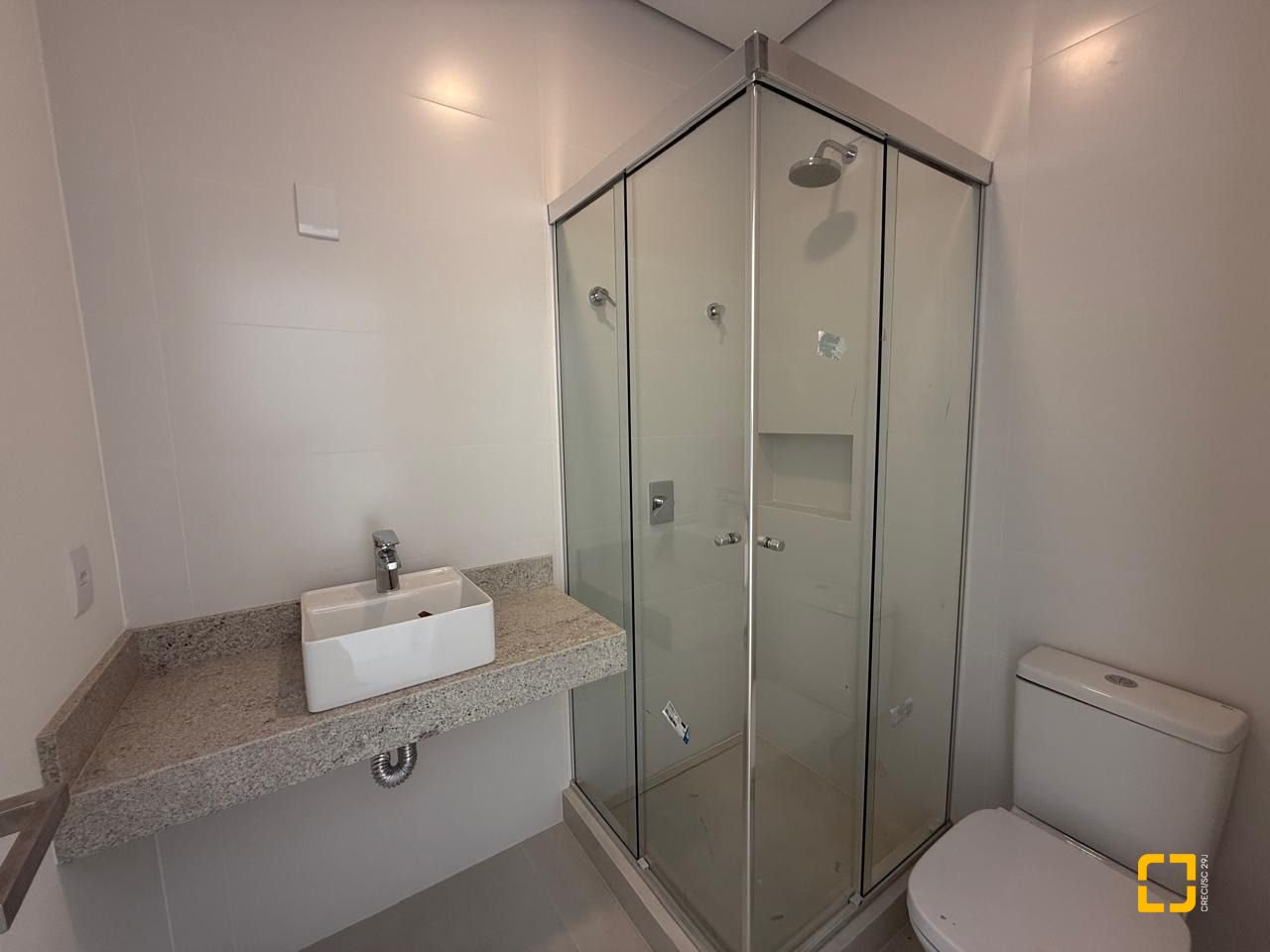 Apartamento com 92m², 2 quartos (sendo 2 suítes), 2 garagens, no bairro Santo Antônio de Lisboa em Florianópolis
