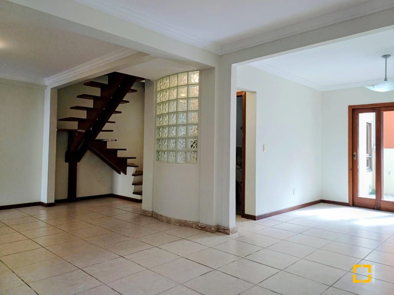 Casa de Condomínio com 200m², 3 quartos (sendo 1 suíte), 2 garagens, no bairro Santo Antônio de Lisboa em Florianópolis