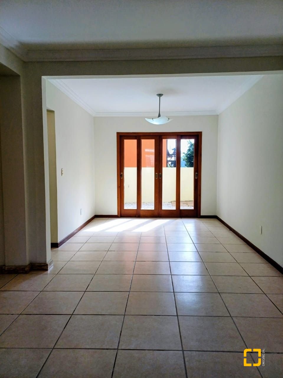 Casa de Condomínio com 200m², 3 quartos (sendo 1 suíte), 2 garagens, no bairro Santo Antônio de Lisboa em Florianópolis
