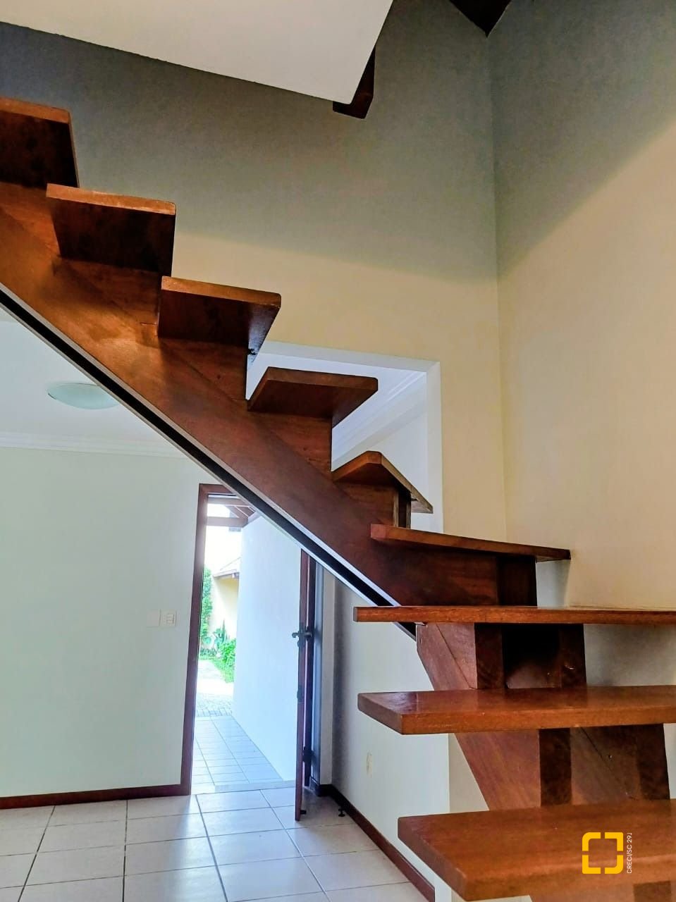 Casa de Condomínio com 200m², 3 quartos (sendo 1 suíte), 2 garagens, no bairro Santo Antônio de Lisboa em Florianópolis