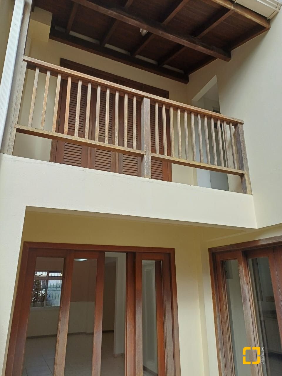 Casa de Condomínio com 200m², 3 quartos (sendo 1 suíte), 2 garagens, no bairro Santo Antônio de Lisboa em Florianópolis