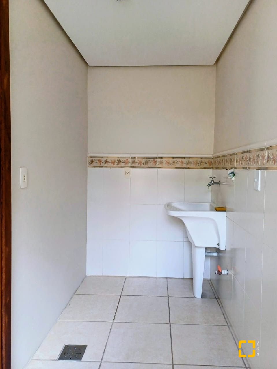 Casa de Condomínio com 200m², 3 quartos (sendo 1 suíte), 2 garagens, no bairro Santo Antônio de Lisboa em Florianópolis
