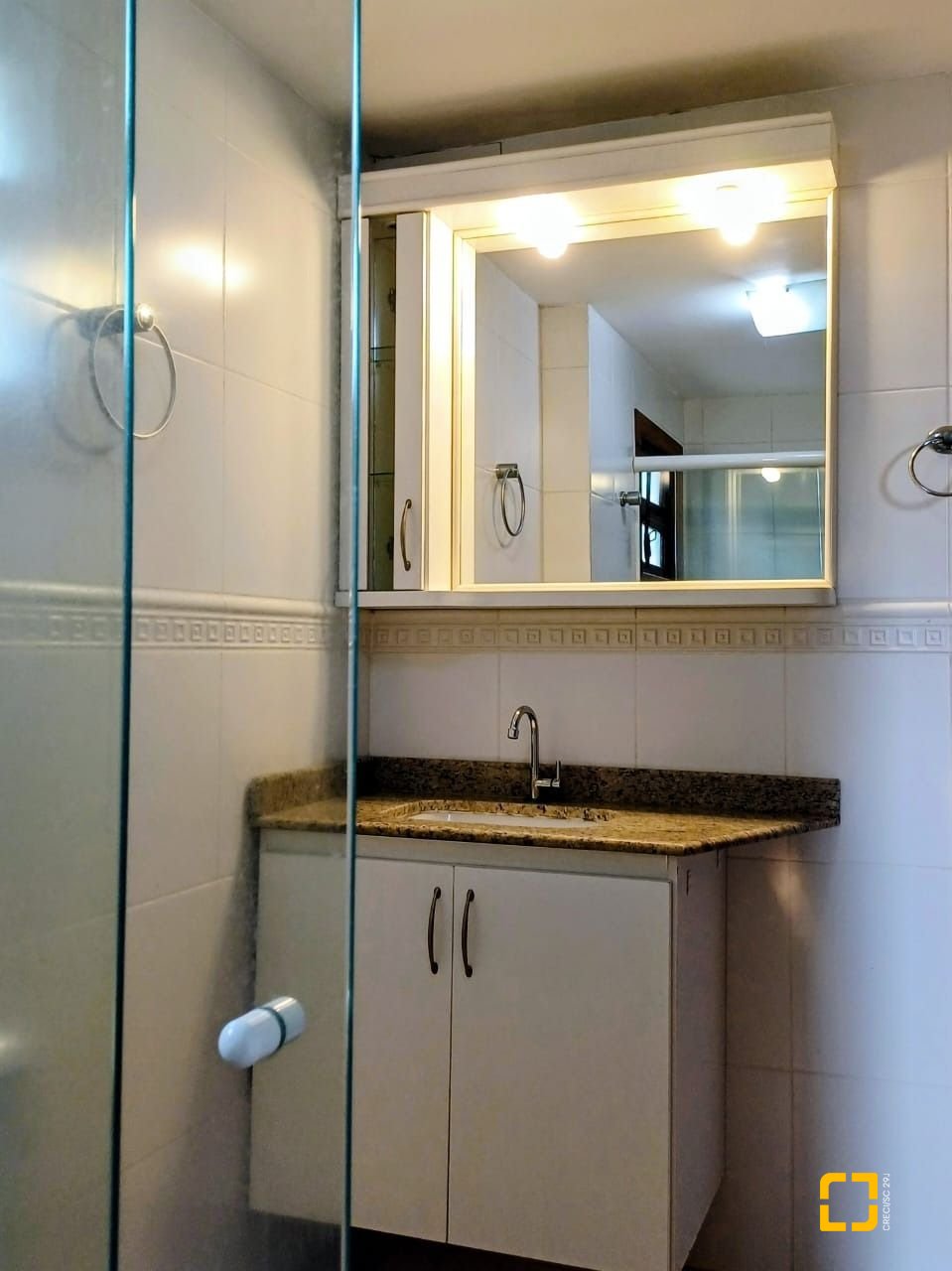 Casa de Condomínio com 200m², 3 quartos (sendo 1 suíte), 2 garagens, no bairro Santo Antônio de Lisboa em Florianópolis