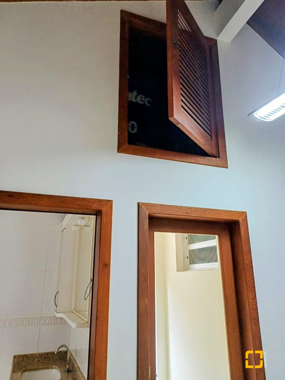 Casa de Condomínio com 200m², 3 quartos (sendo 1 suíte), 2 garagens, no bairro Santo Antônio de Lisboa em Florianópolis