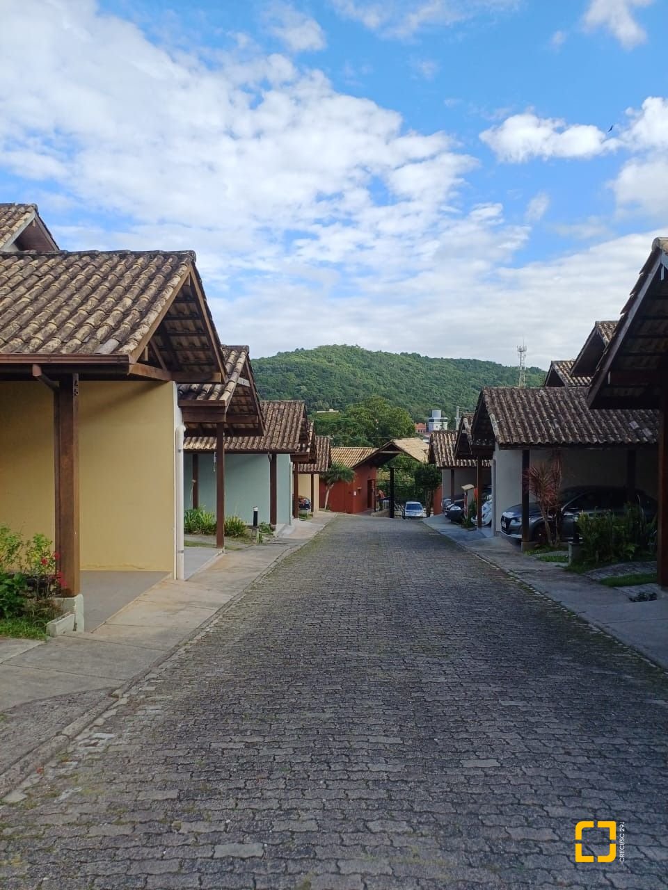 Casa de Condomínio com 200m², 3 quartos (sendo 1 suíte), 2 garagens, no bairro Santo Antônio de Lisboa em Florianópolis