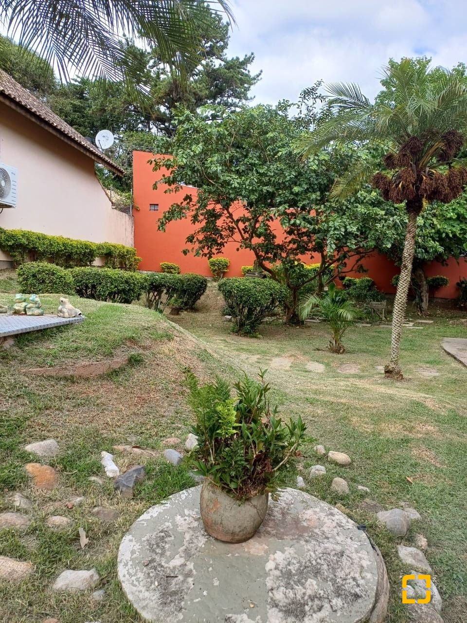 Casa de Condomínio com 200m², 3 quartos (sendo 1 suíte), 2 garagens, no bairro Santo Antônio de Lisboa em Florianópolis