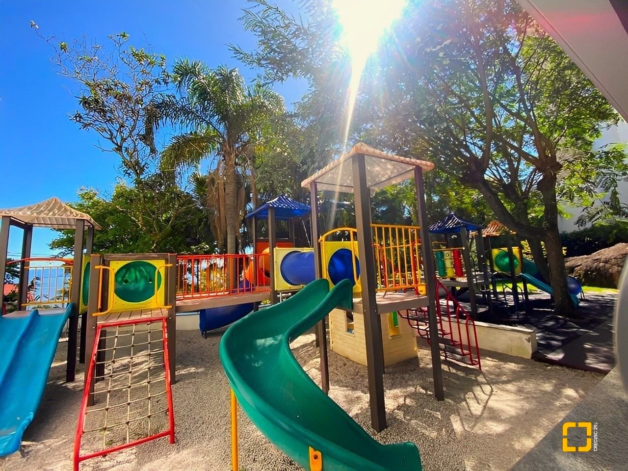Apartamento com 156m², 6 quartos (sendo 3 suítes), 2 garagens, no bairro João Paulo em Florianópolis