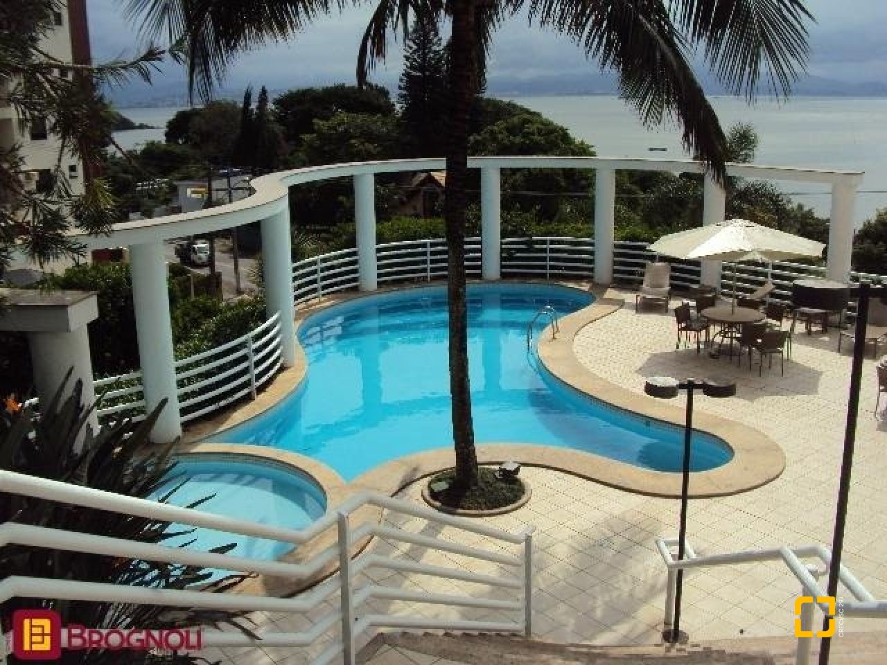 Apartamento com 156m², 6 quartos (sendo 3 suítes), 2 garagens, no bairro João Paulo em Florianópolis