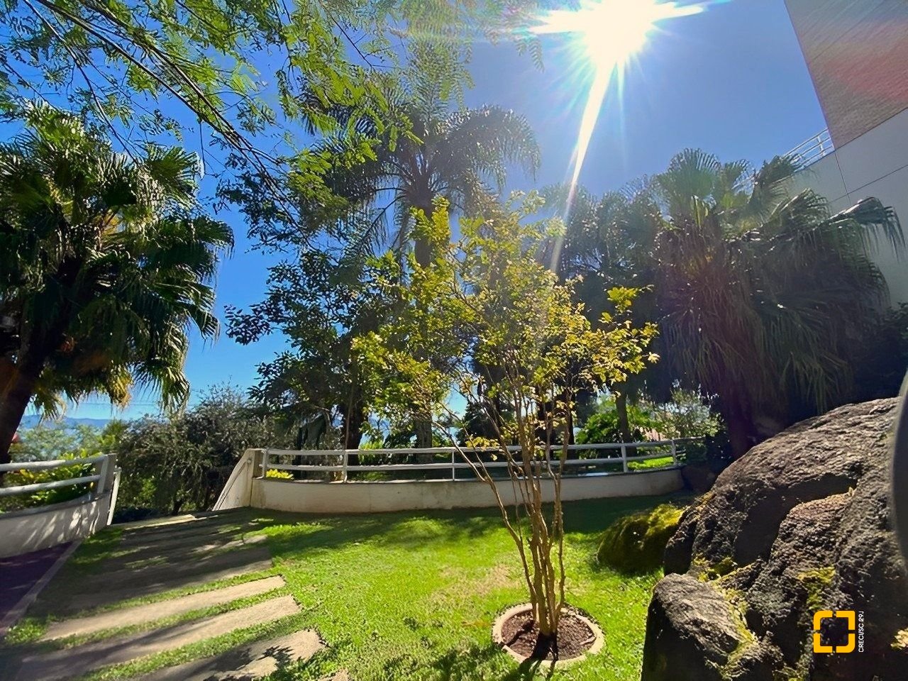 Apartamento com 156m², 6 quartos (sendo 3 suítes), 2 garagens, no bairro João Paulo em Florianópolis