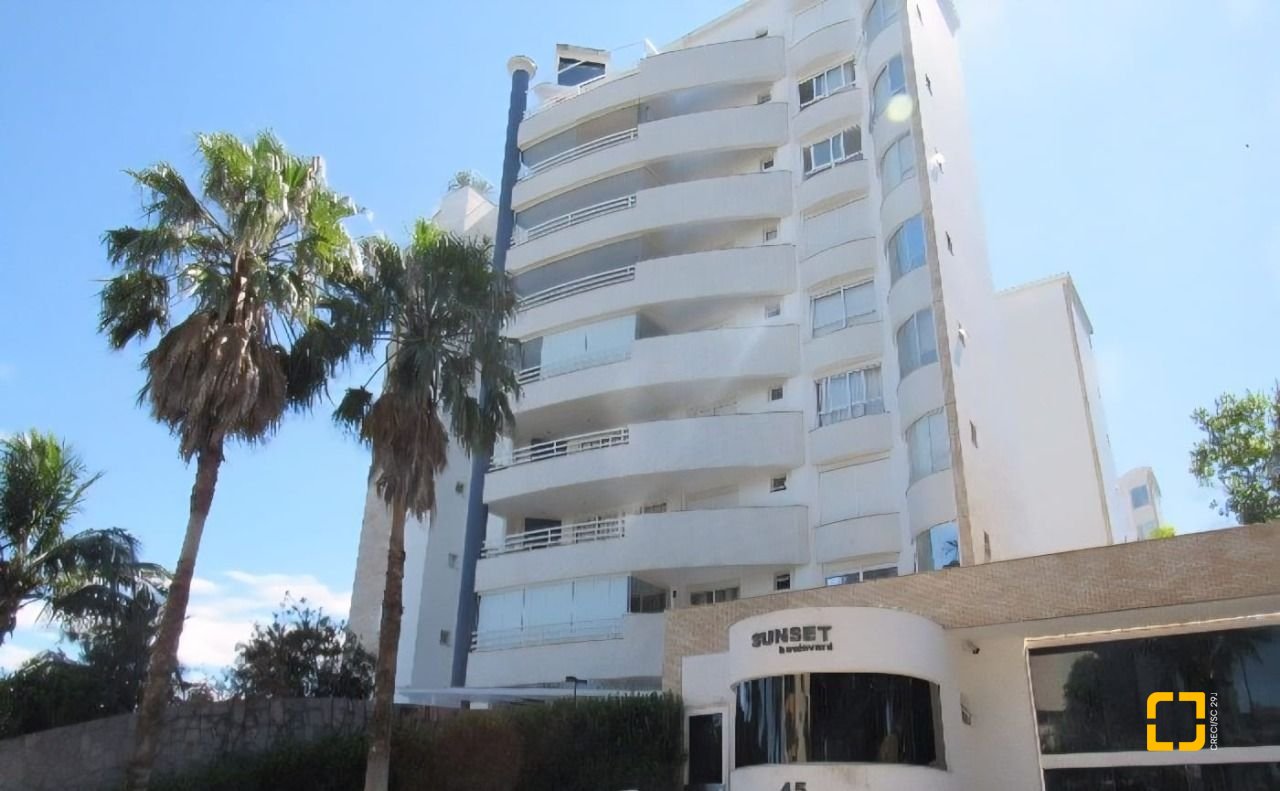 Apartamento com 156m², 6 quartos (sendo 3 suítes), 2 garagens, no bairro João Paulo em Florianópolis