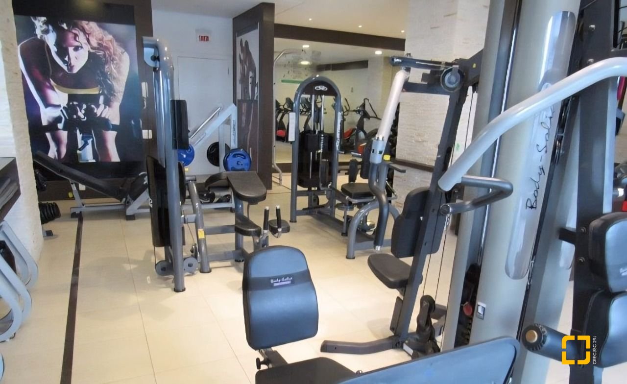Apartamento com 156m², 6 quartos (sendo 3 suítes), 2 garagens, no bairro João Paulo em Florianópolis
